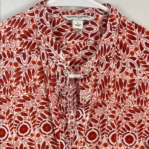 Banana Republic Red and White Floral Patterned Blouse - Picture 3 of 9